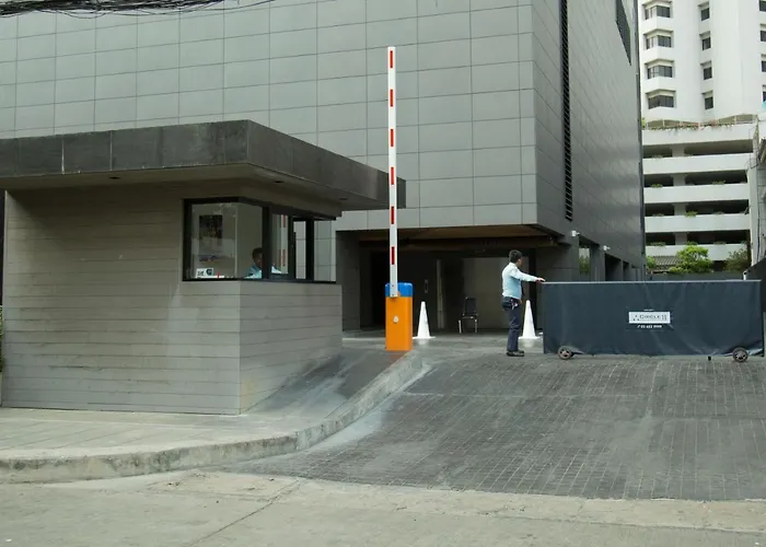 Appartement Sukhumvit 11#luxury#pool#gym#bts Nana&mrt Sukhumvit#1br#max4ppl Bangkok