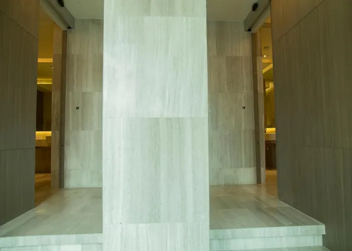 Sukhumvit 11#luxury#pool#gym#bts Nana&mrt Sukhumvit#1br#max4ppl *
