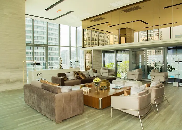 Sukhumvit 11#luxury#pool#gym#bts Nana&mrt Sukhumvit#1br#max4ppl *