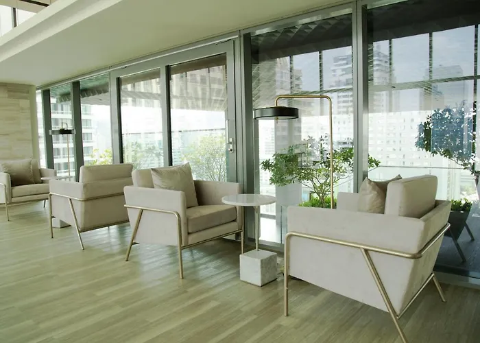 Sukhumvit 11#luxury#pool#gym#bts Nana&mrt Sukhumvit#1br#max4ppl