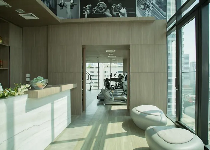Sukhumvit 11#luxury#pool#gym#bts Nana&mrt Sukhumvit#1br#max4ppl